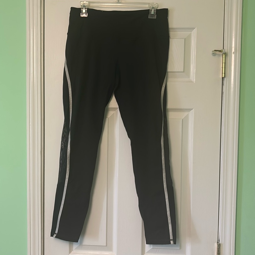 Victoria Sport Sz L Knockout. Black with Silver Stripe Leggings